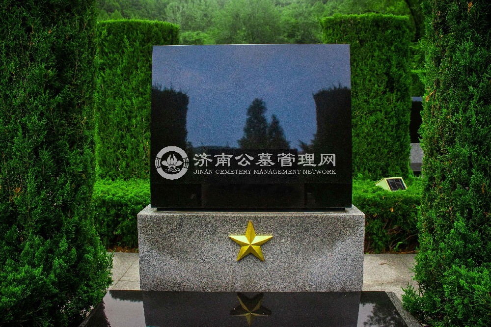 双穴艺术立碑