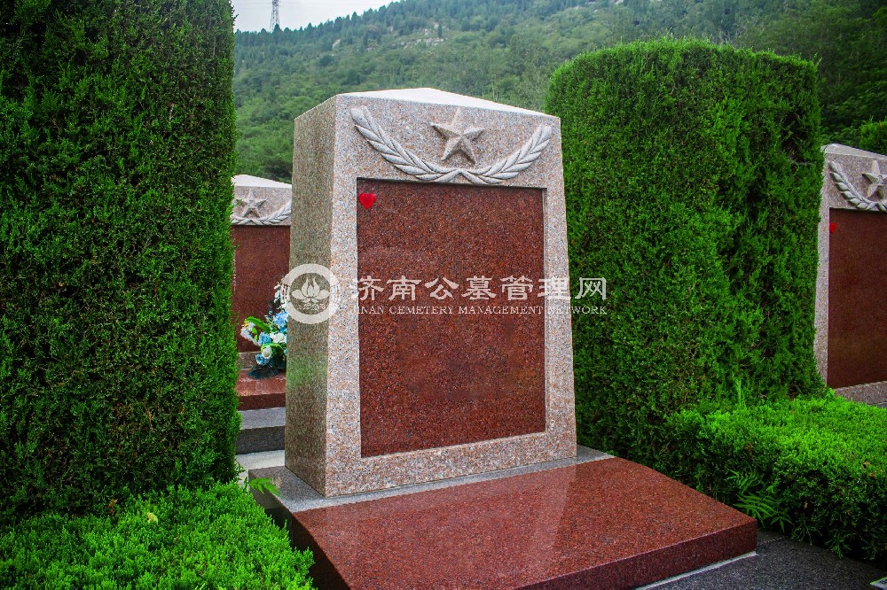 双穴传统立碑